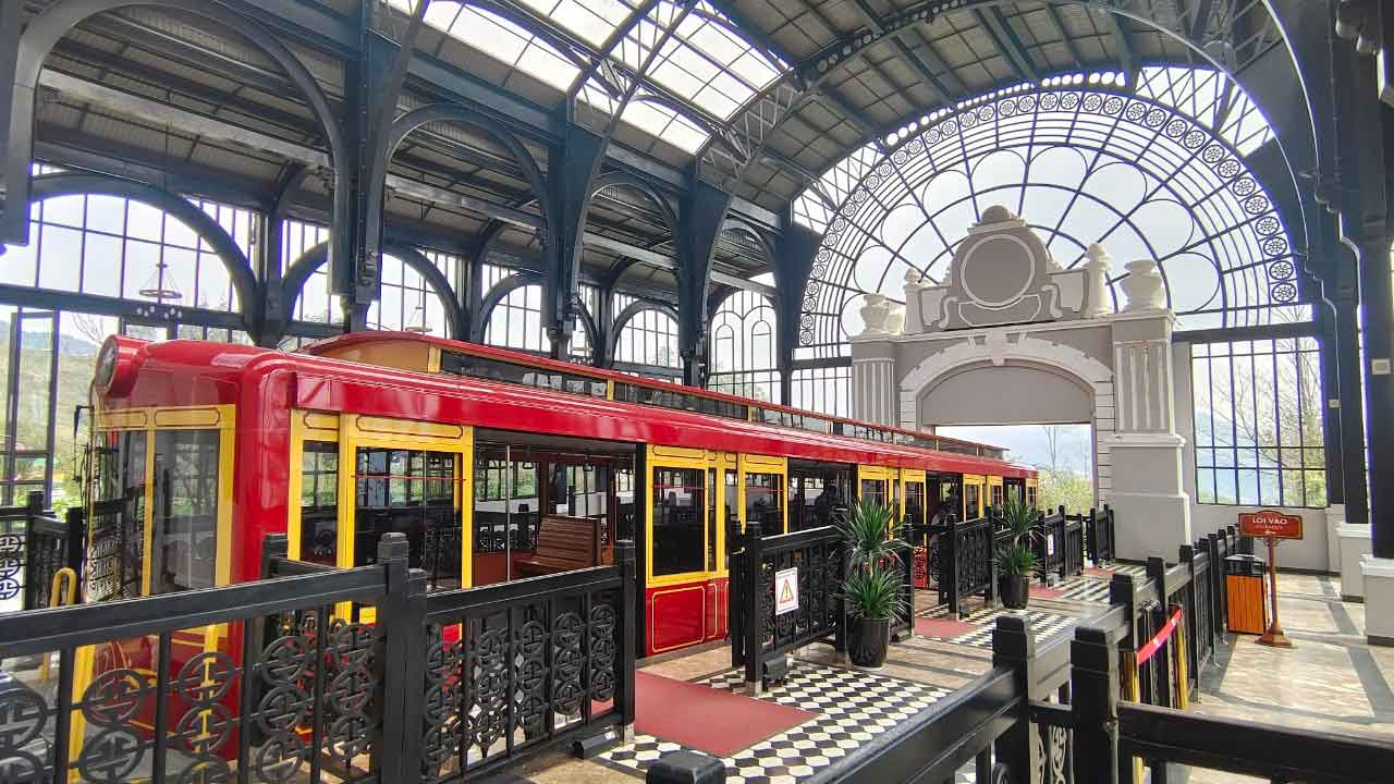 攀西邦山觀景登山列車