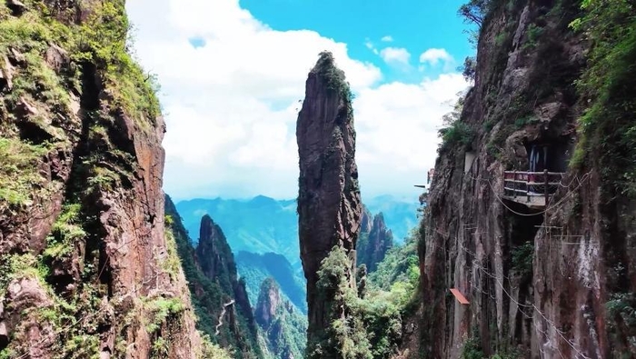 金鞭神柱